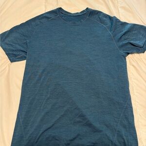 lululemon athletica Men's Heathered Blue Tee
